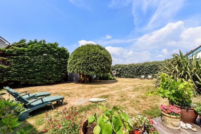 19 - Garden..jpg