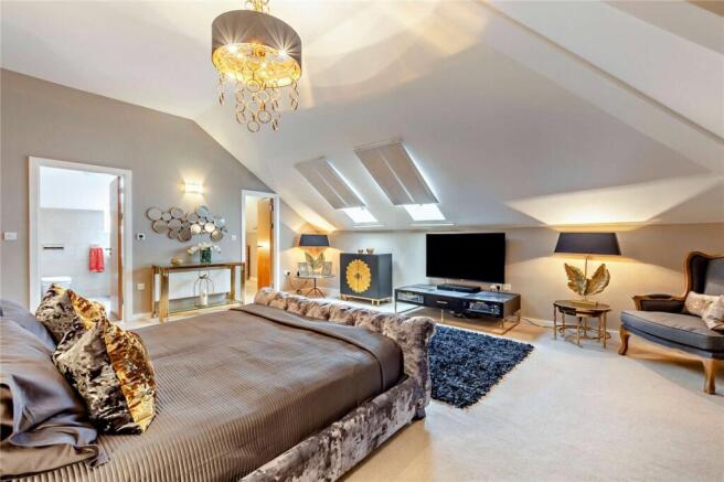 3 bed Apartment for sale Image 12