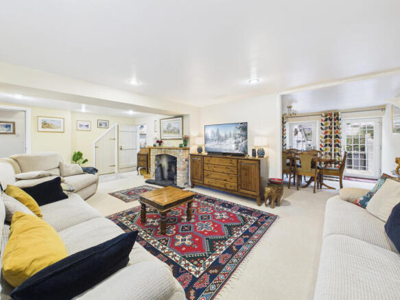 CAM05627G0-PR0026-STILL018