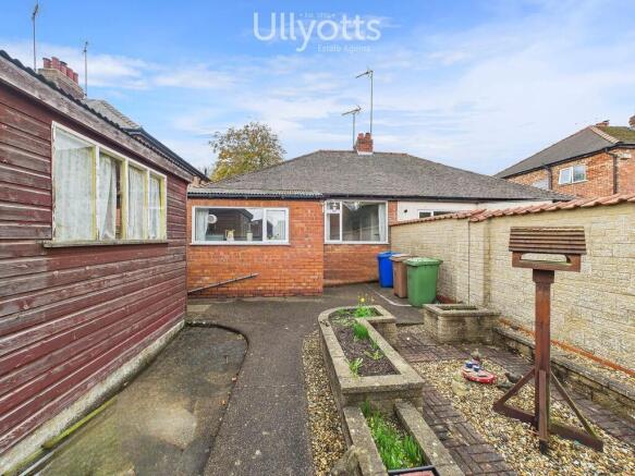 2 bed Semi-Detached Bungalow for sale Image 8