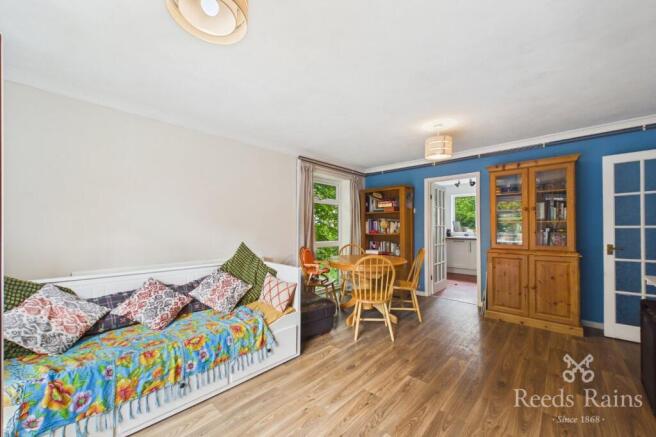2 bed Apartment to rent Image 5