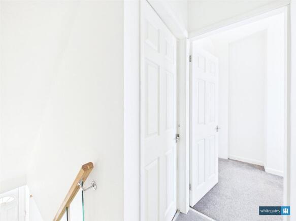 2 bed Terraced to rent Image 7