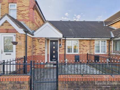 Downhill Drive, Castle Grange, Hull, East Yorkshire, HU7