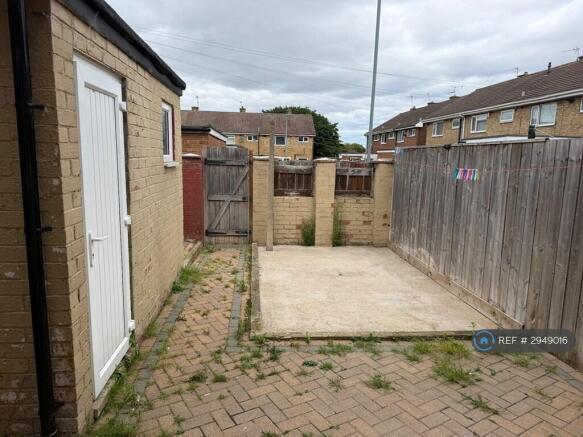3 bed Terraced to rent Image 11