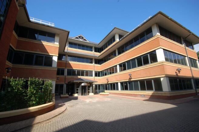 Ext - Swan House