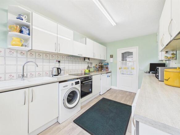 2 bed Semi-Detached Bungalow for sale Image 12