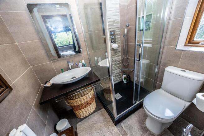 3 bed Semi-Detached for sale Image 6