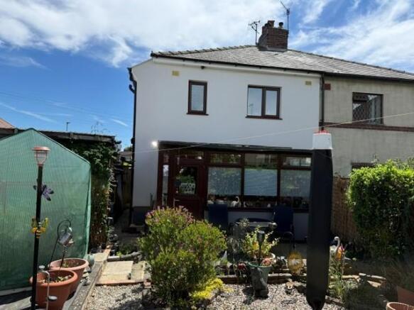 3 bed Semi-Detached for sale Image 11