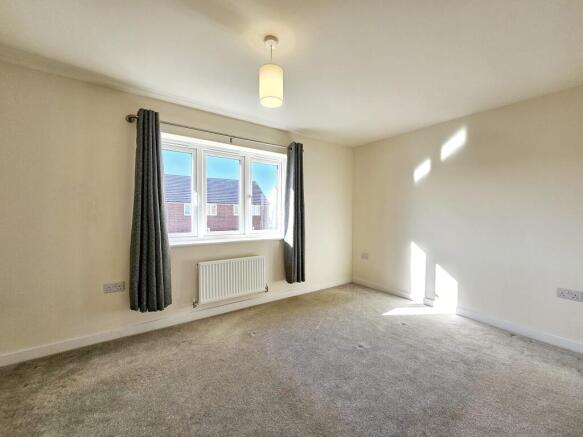 4 bed Semi-Detached for sale Image 7
