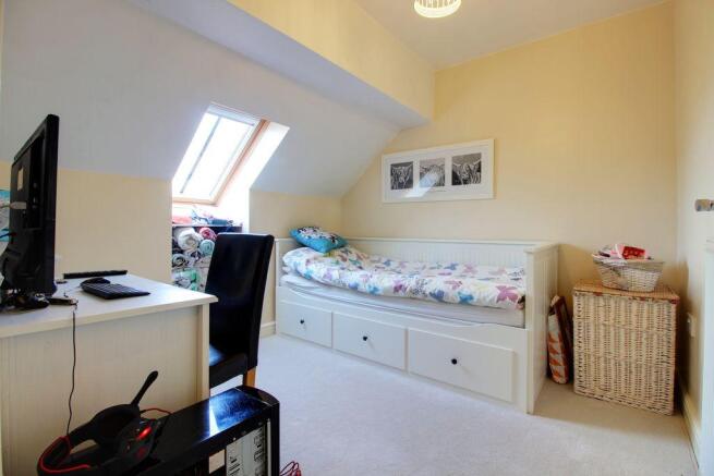 Bedroom 2 (Double)