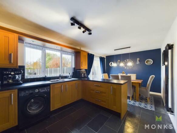 Kitchen Dining.jpg