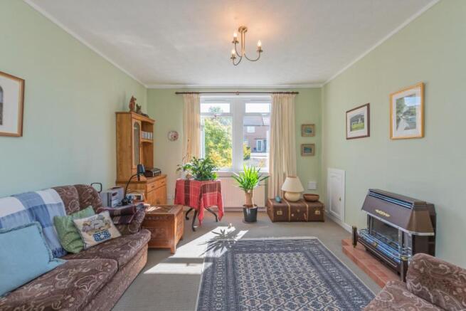 5. Living Room (2).jpg