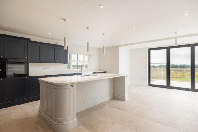 4 bed Detached for sale Image 6