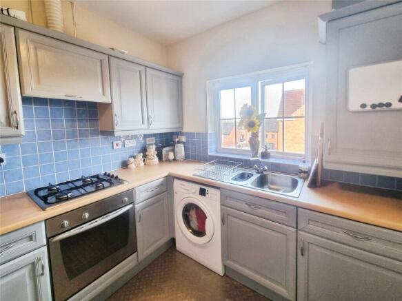 3 bed Apartment for sale Image 8