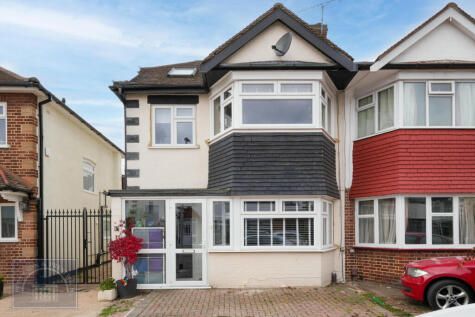 Deynecourt Gardens, Wanstead