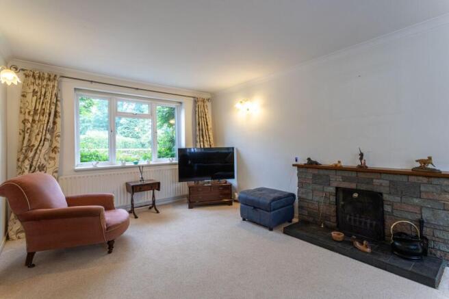 Meadow Lane, Hartley Wintney, RG27 photo 4