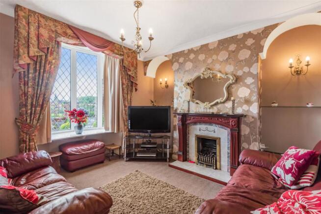 SITTING ROOM