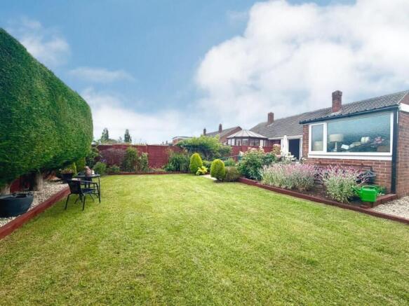 2 bed Semi-Detached Bungalow for sale Image 10