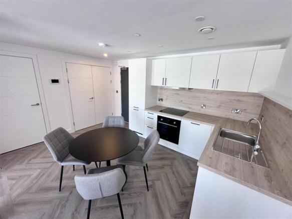 Kitchen/Dining