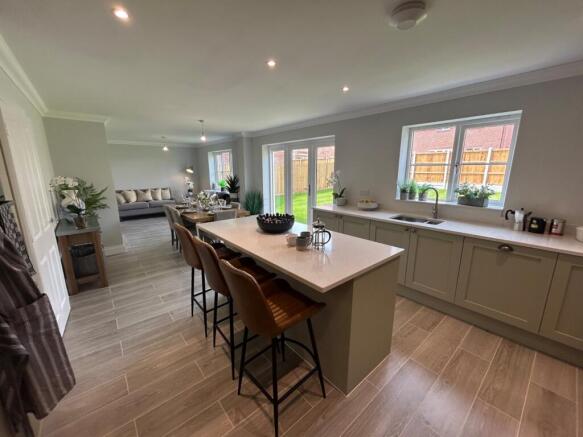 Kitchen/Family/Diner