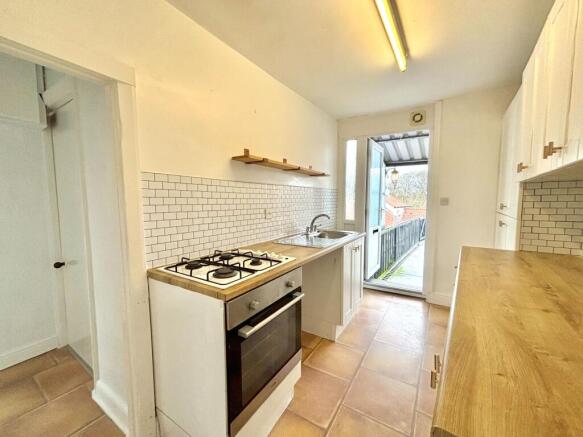2 bed Flat to rent Image 5