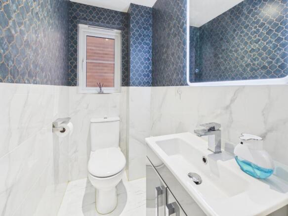 3 bed Semi-Detached for sale Image 8
