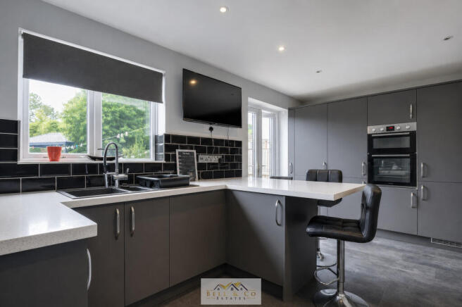 4 bed Detached for sale Image 4