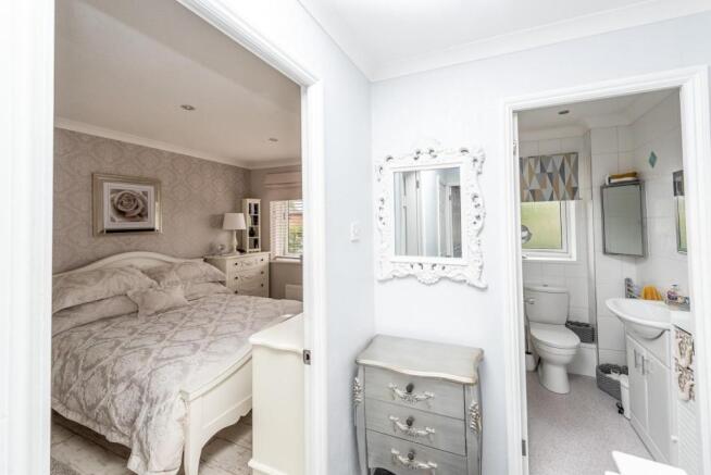 12 Conniston Drive-14.jpg