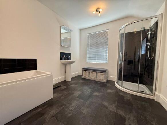 4 bed Terraced for sale Image 11