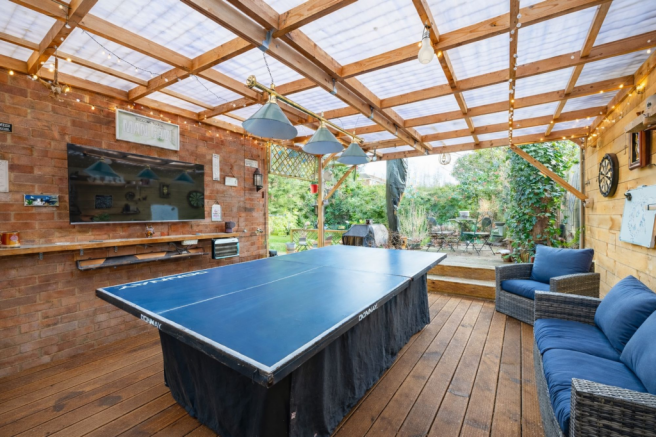 Covered Outdoor Entertaining Area