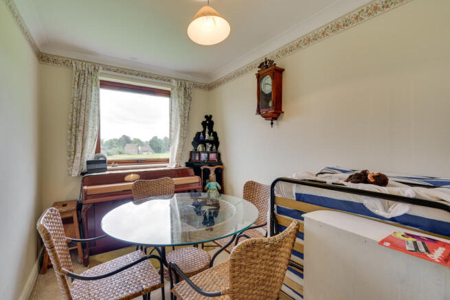 Bedroom Two / Din...