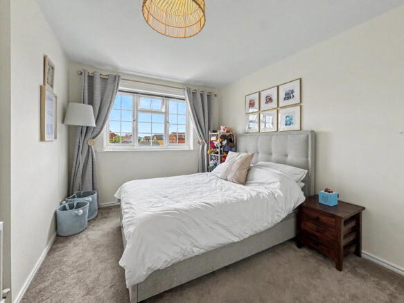 5 bed Detached for sale Image 10