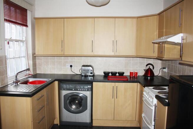 kitchen 2.jpg