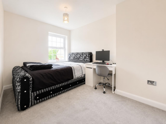 4 bed Detached to rent Image 10