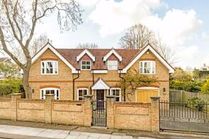 59a, Acacia Road, Hampton TW12 3DP