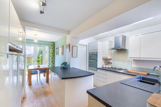 4 bed Semi-Detached for sale Image 8