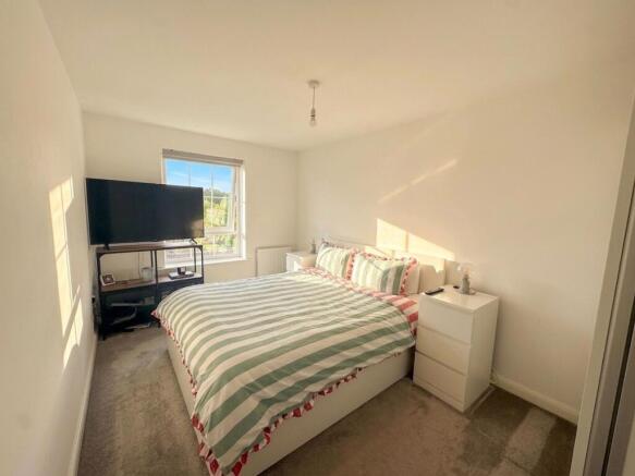 3 bed Semi-Detached for sale Image 9