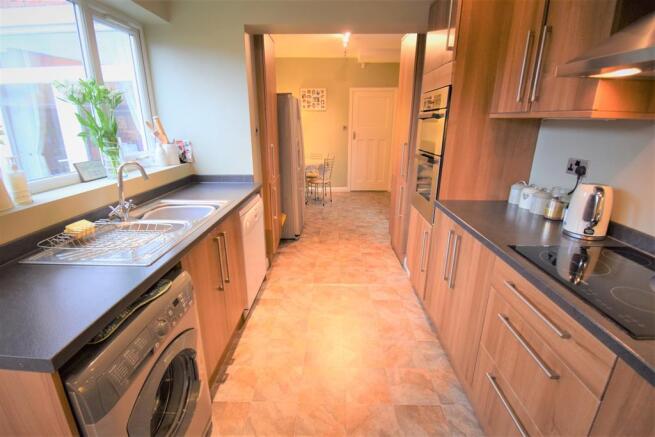 Kitchen Breakfast Room Cont.