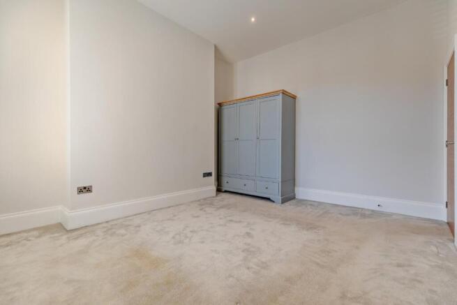 2 bed Apartment for sale Image 8