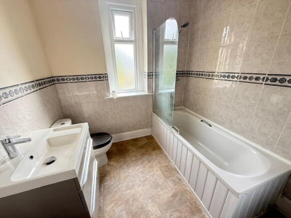 2 bed Terraced for sale Image 8