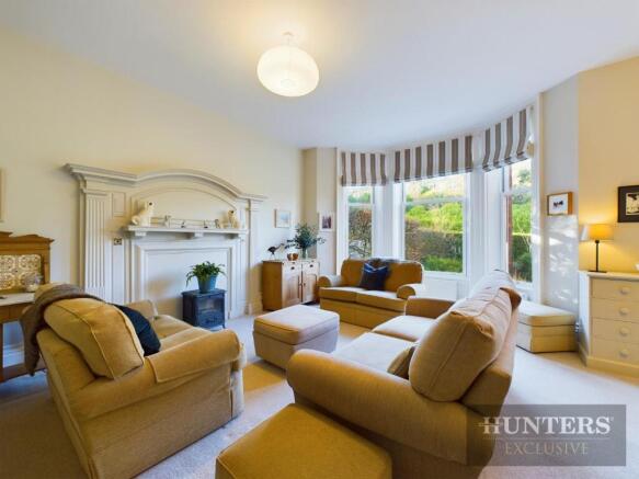 5 bed Detached for sale Image 5
