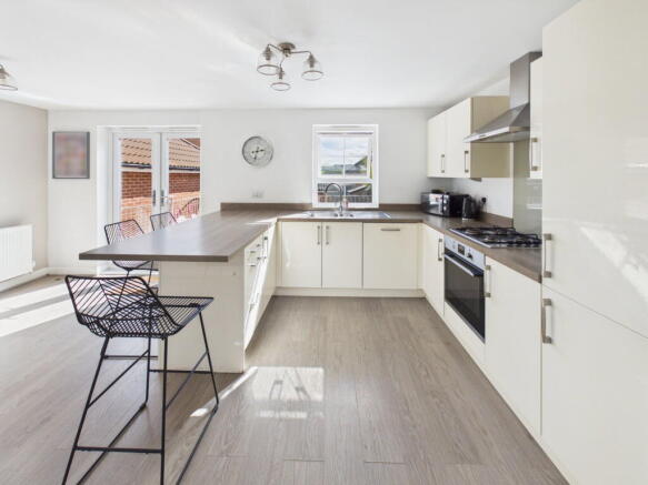 4 bed Detached for sale Image 4
