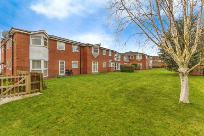 1 bed Flat for sale Image 12