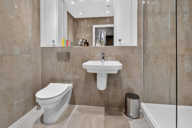 2 bed Apartment for sale Image 11