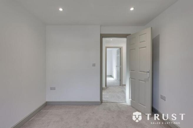 5 bed Semi-Detached for sale Image 7