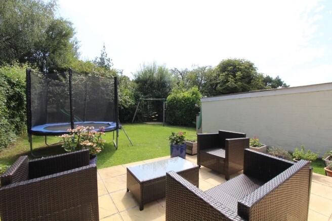 REAR GARDEN (Phot...