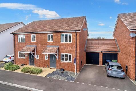 Messenger Way, Cheltenham