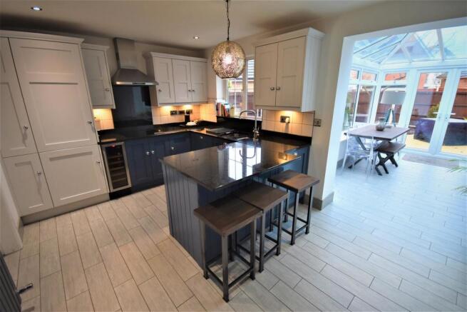 20 Wynnstay Grds Kitch 2.JPG