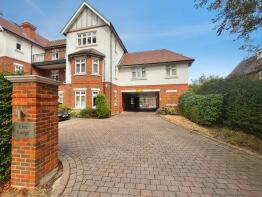 Flat 13, 124 Elva Lodge, Grenfell Road, Maidenhead SL6 1DW