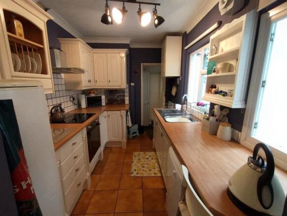 Lrg_Kitchen 1.jpg